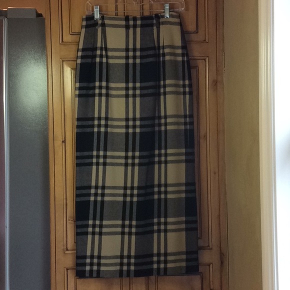 FINAL SALE PRICE Breeches 100% Wool Wrap Skirt in Sz 8 - Picture 2 of 7